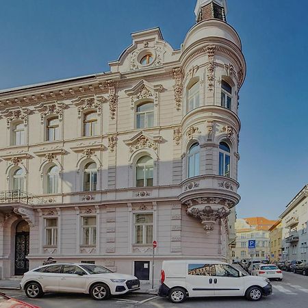 Beautiful Condo At The Old Town Μπρατισλάβα Εξωτερικό φωτογραφία