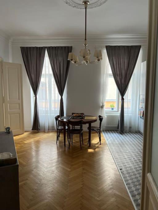 Beautiful Condo At The Old Town Μπρατισλάβα Εξωτερικό φωτογραφία